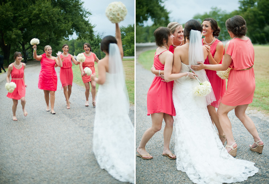 Bride and her bridesmaids in peach dresses.