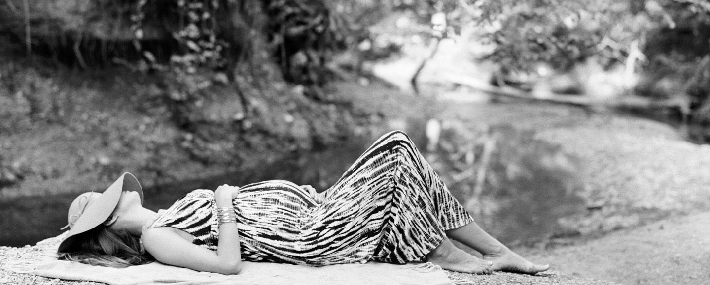 Dallas photographer Jenny McCann at outdoor maternity session.