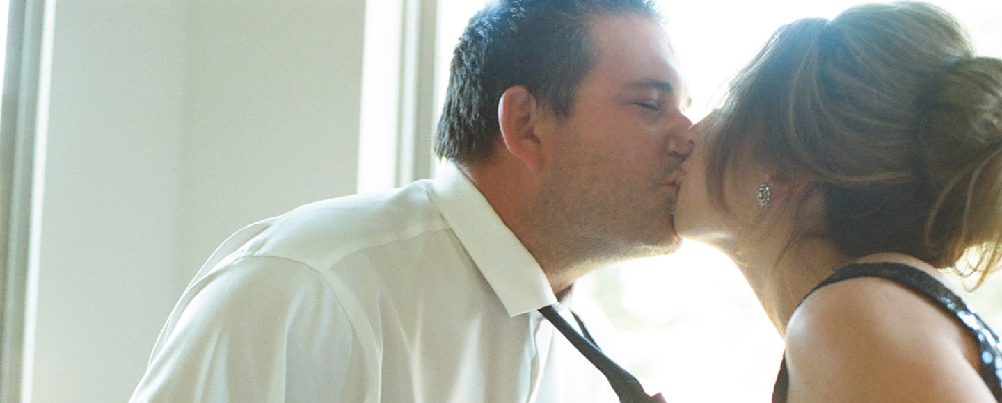 Dallas photographer Jenny McCann cooking engagement session.