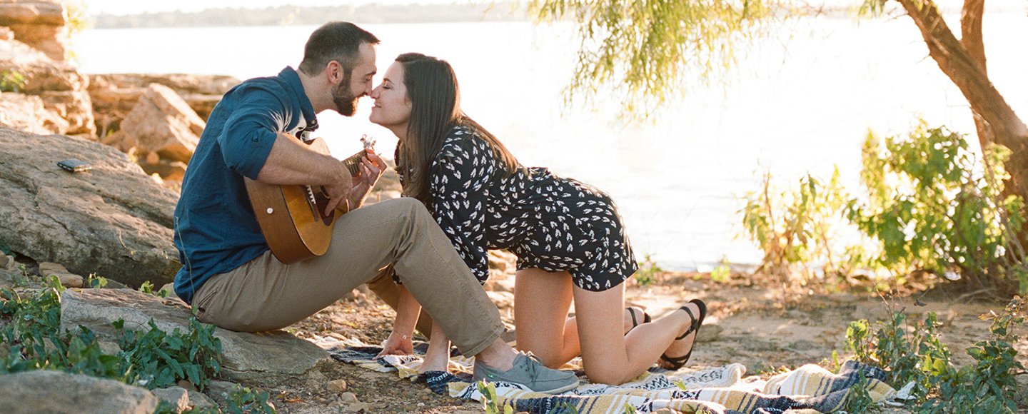Dallas engagement session at lake grapevine